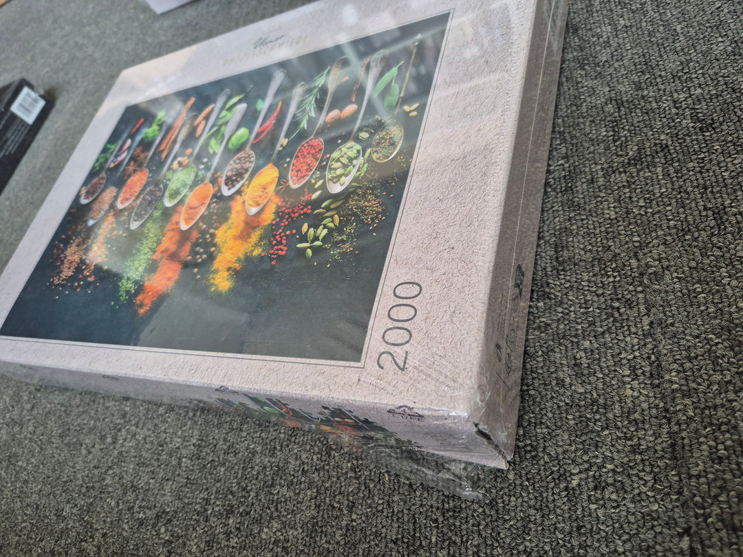 Paket 2 mit 1 x 2000 Teile Puzzle (defekter Außenkarton)
